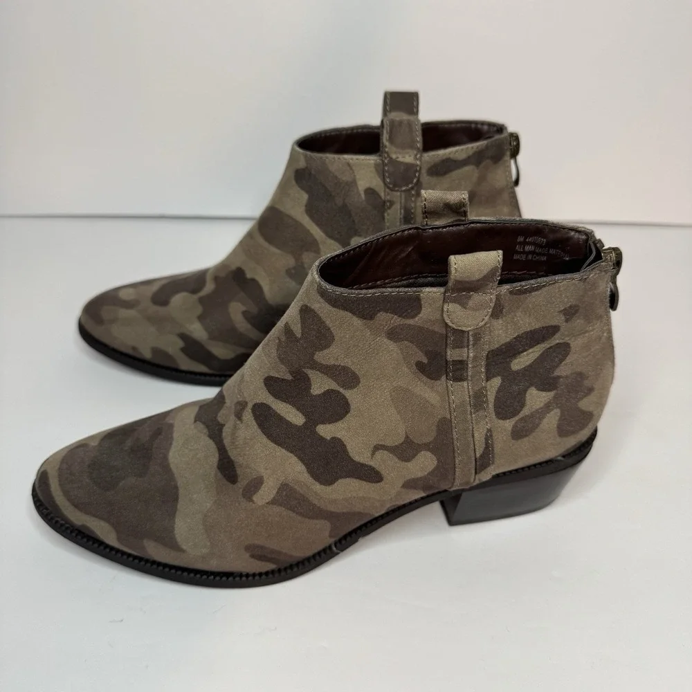 Comfort est 1946 Camo Print‎ Western Ankle Bootie women's size 8